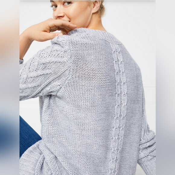 Rich red wool/alpaca cable knit sweater - Picture 2 of 6